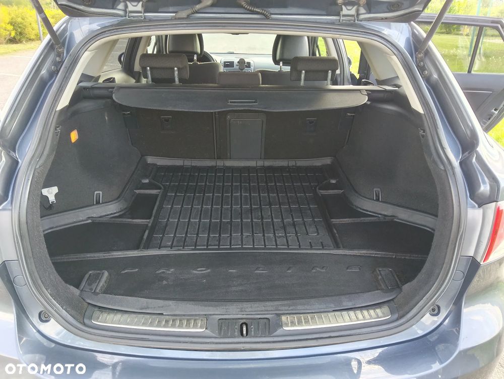 Toyota Avensis - 5