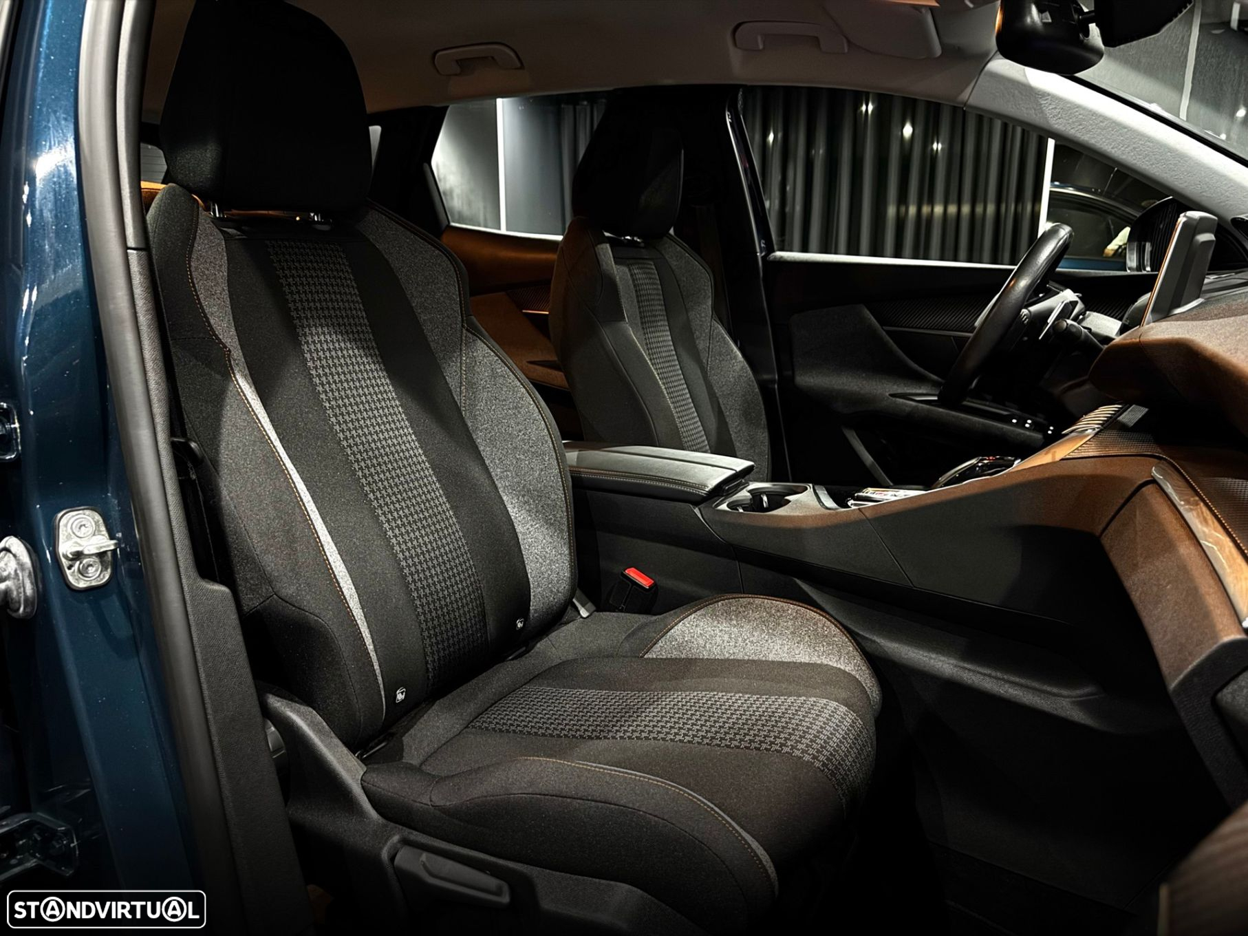Peugeot 3008 1.5 BlueHDi Allure EAT8 - 31