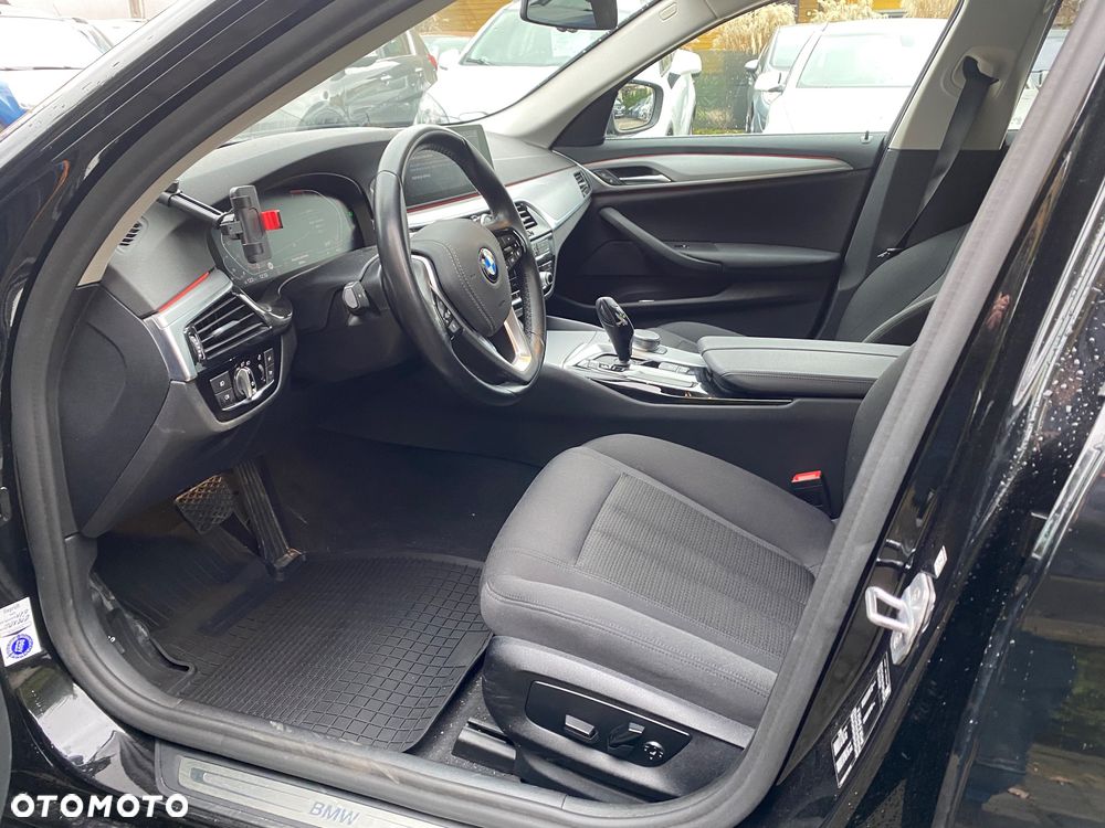 BMW Seria 5 530i Sport Line - 13