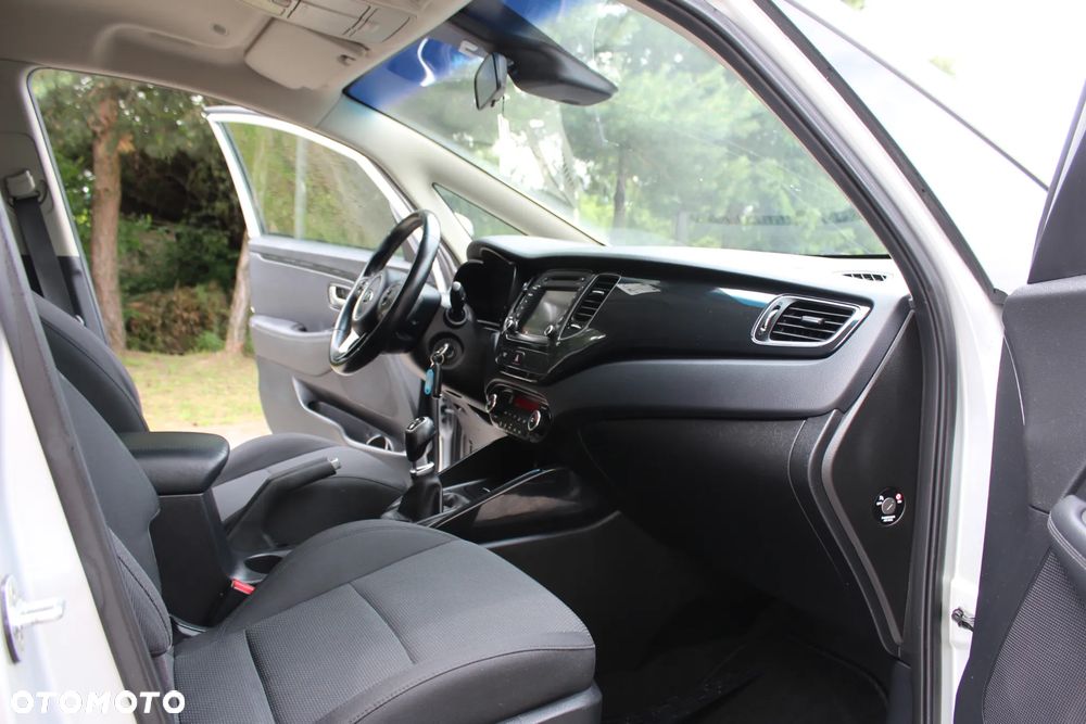 Kia Carens 1.7 CRDi 115 Dream-Team Edition - 34