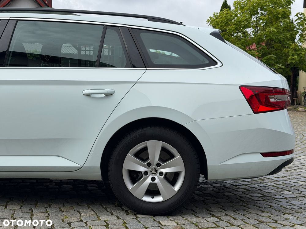 Skoda Superb 1.6 TDI Ambition - 8