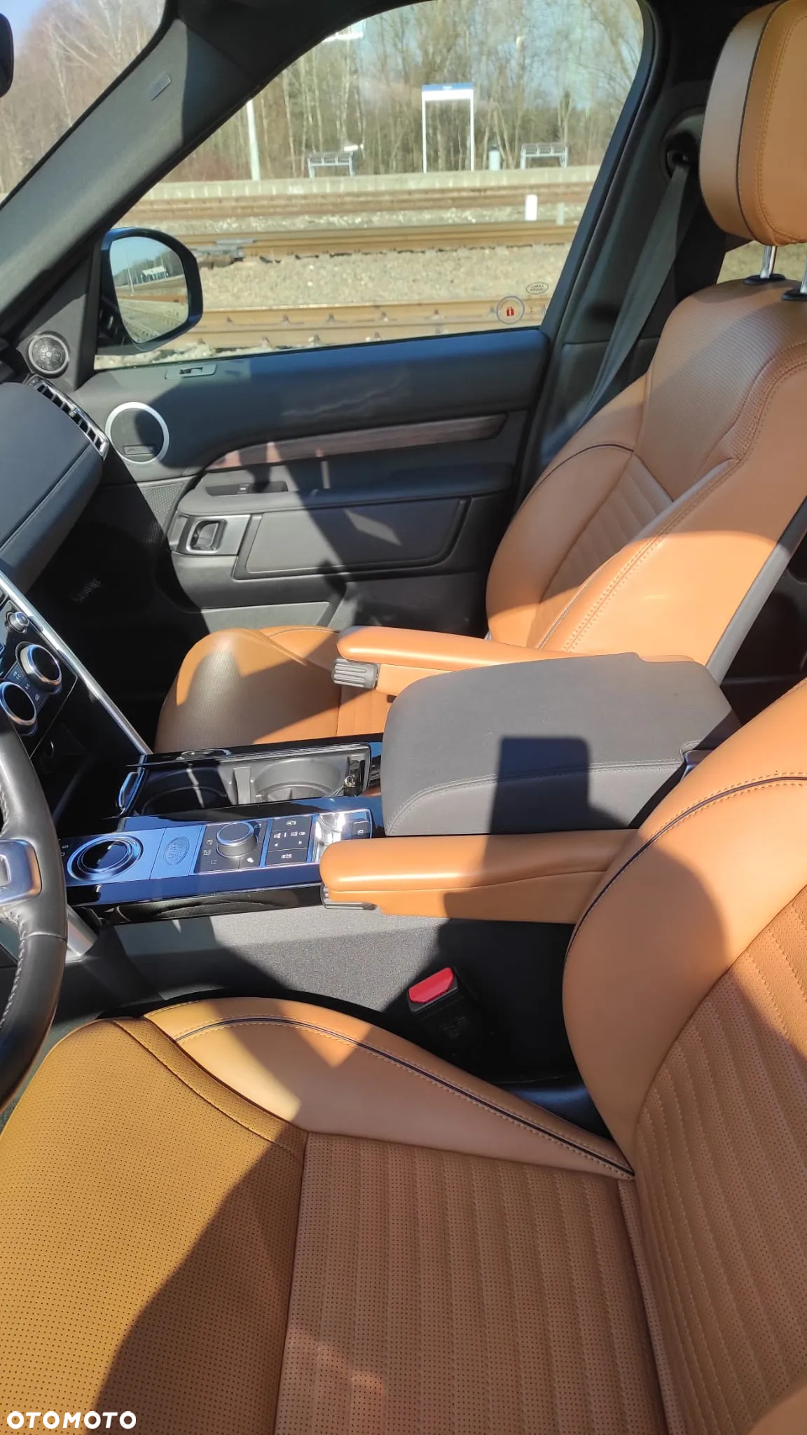 Land Rover Discovery V 3.0 Si6 HSE Luxury - 15