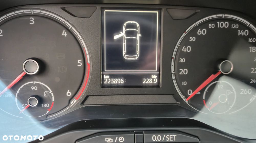 Volkswagen Polo 1.6 TDI SCR Trendline - 34