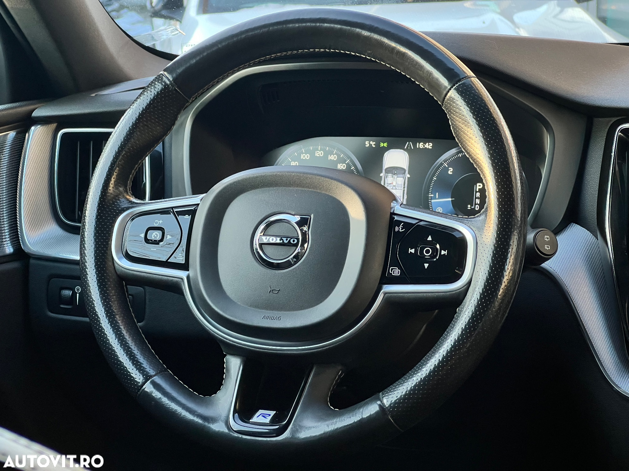 Volvo XC 60 D4 AWD Geartronic RDesign - 10