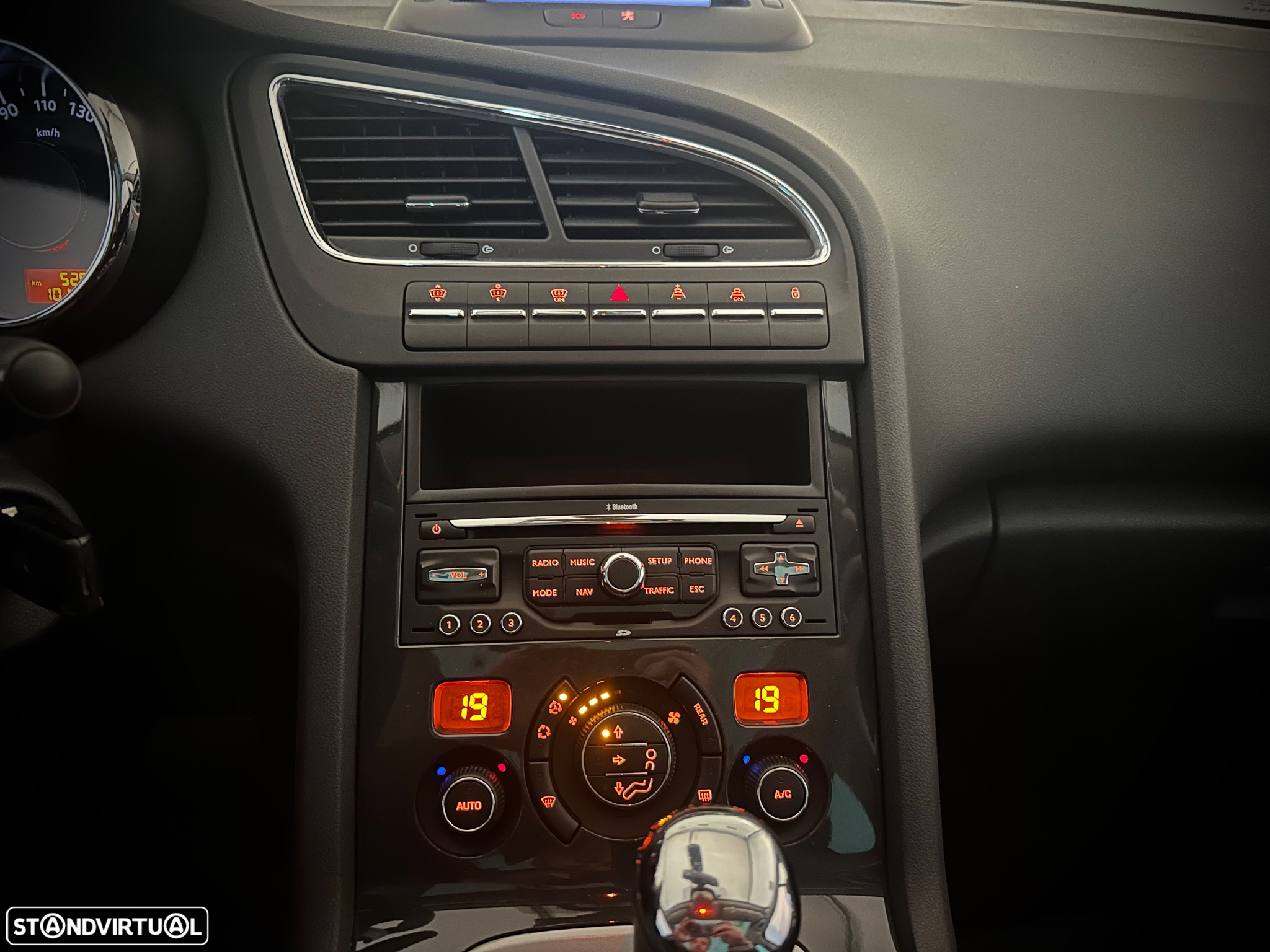 Peugeot 5008 1.6 E-HDi 7L Allure 2-Tronic - 21