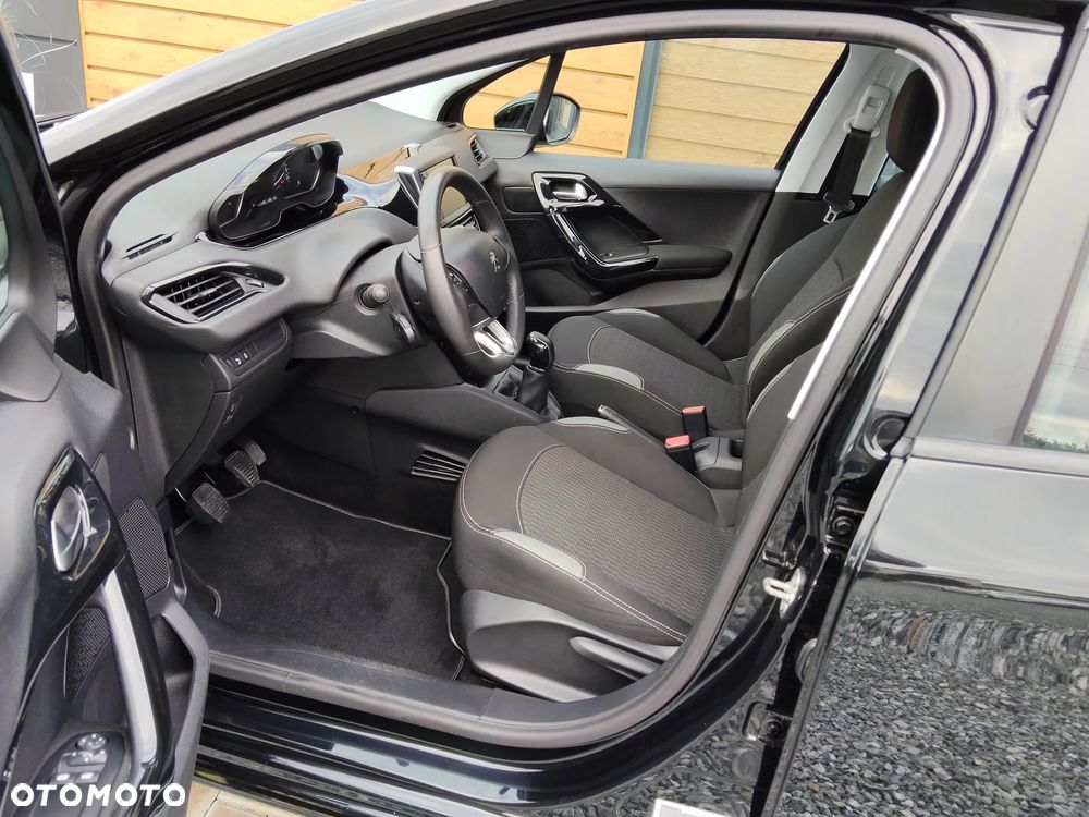 Peugeot 208 1.2 PureTech Style - 9