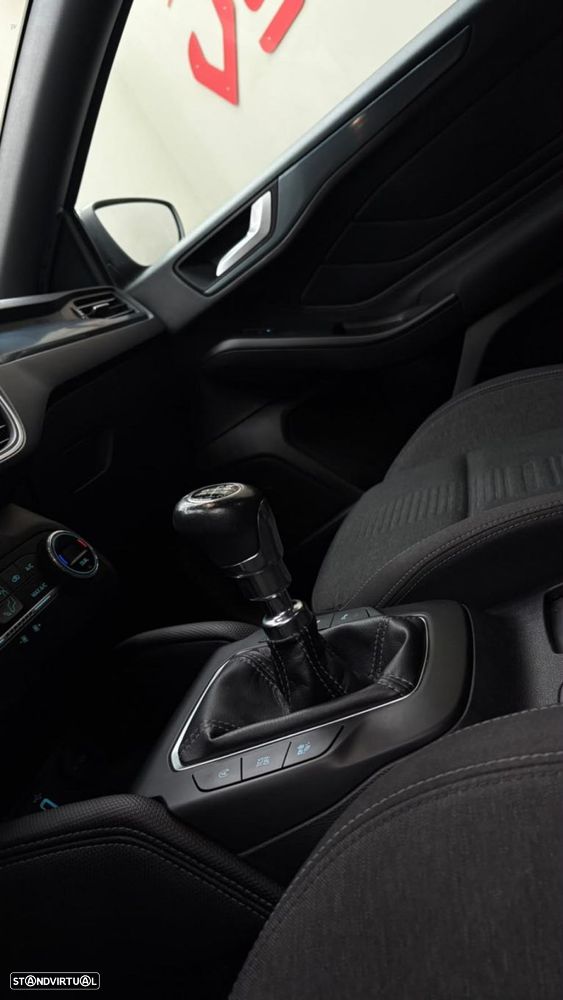 Ford Focus 1.0 EcoBoost Active - 12