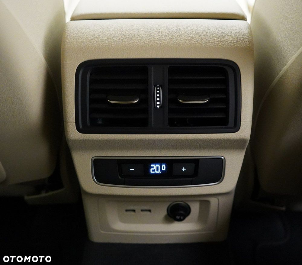 Audi Q5 Sportback - 25