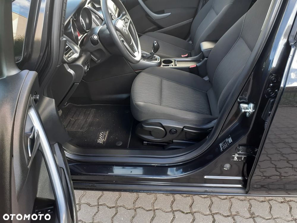 Opel Astra 1.4 Turbo - 11