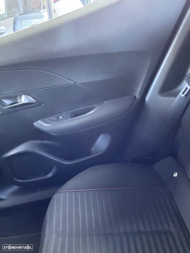 Peugeot 2008 1.2 PureTech Active Pack - 13
