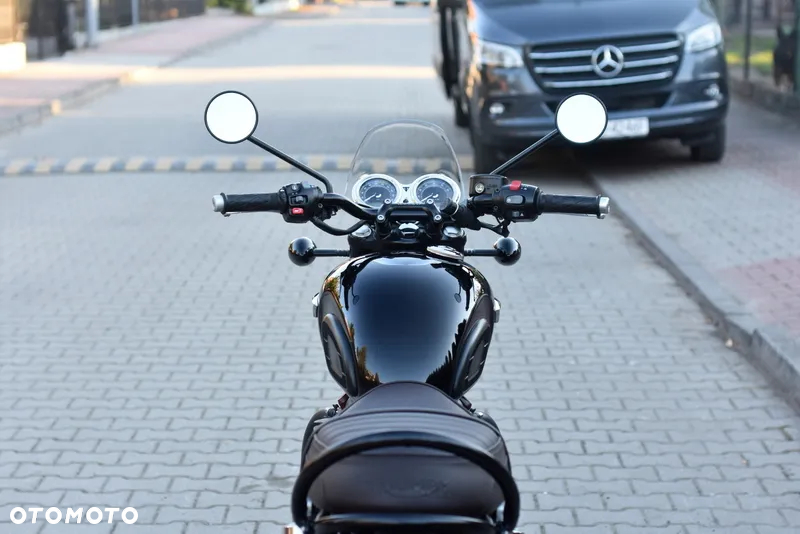 Triumph Bonneville - 21