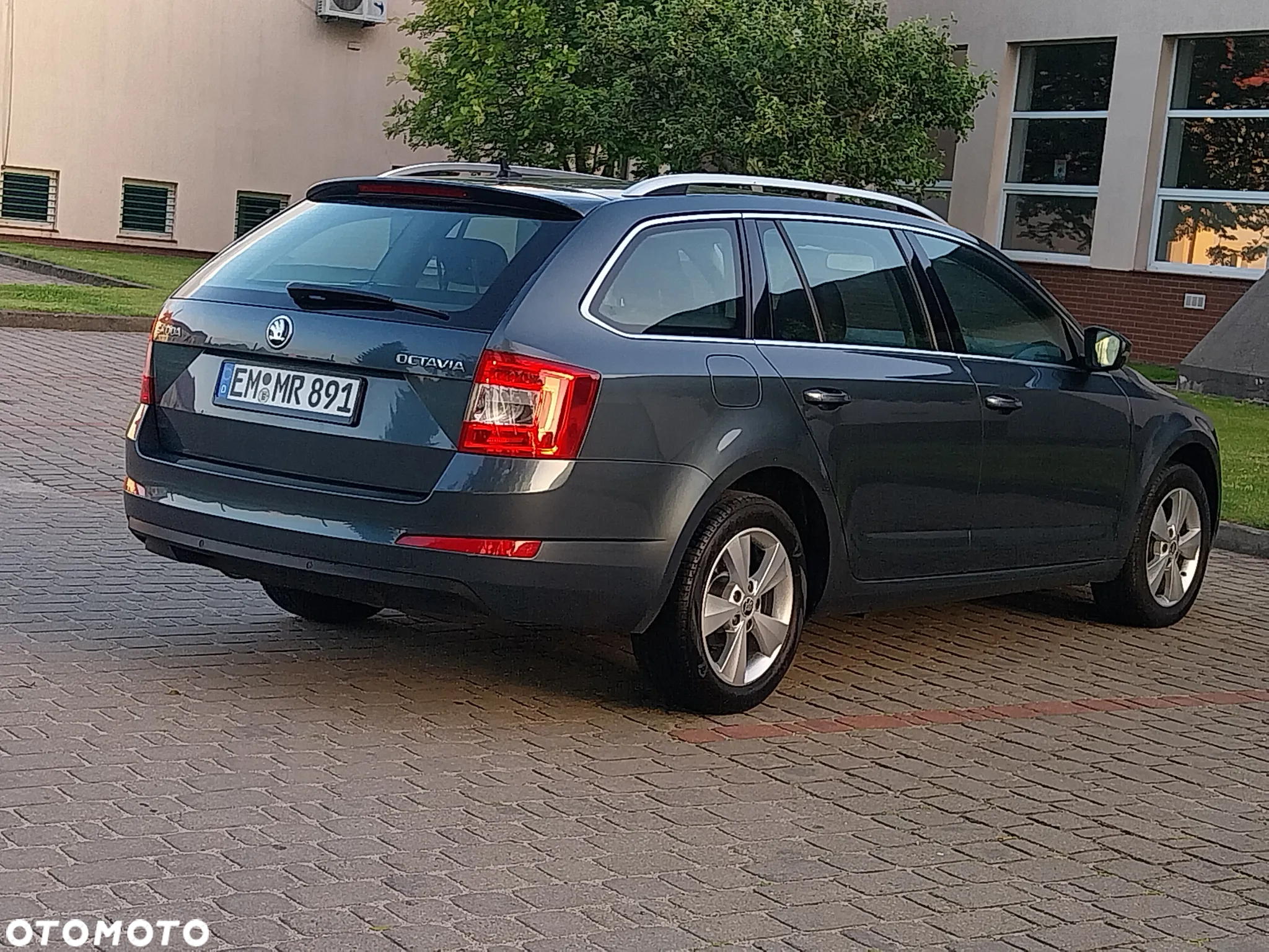 Skoda Octavia 2.0 TDI DSG Premium Edition - 4