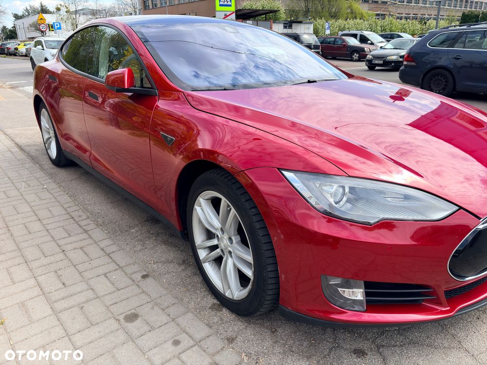Tesla Model S - 2