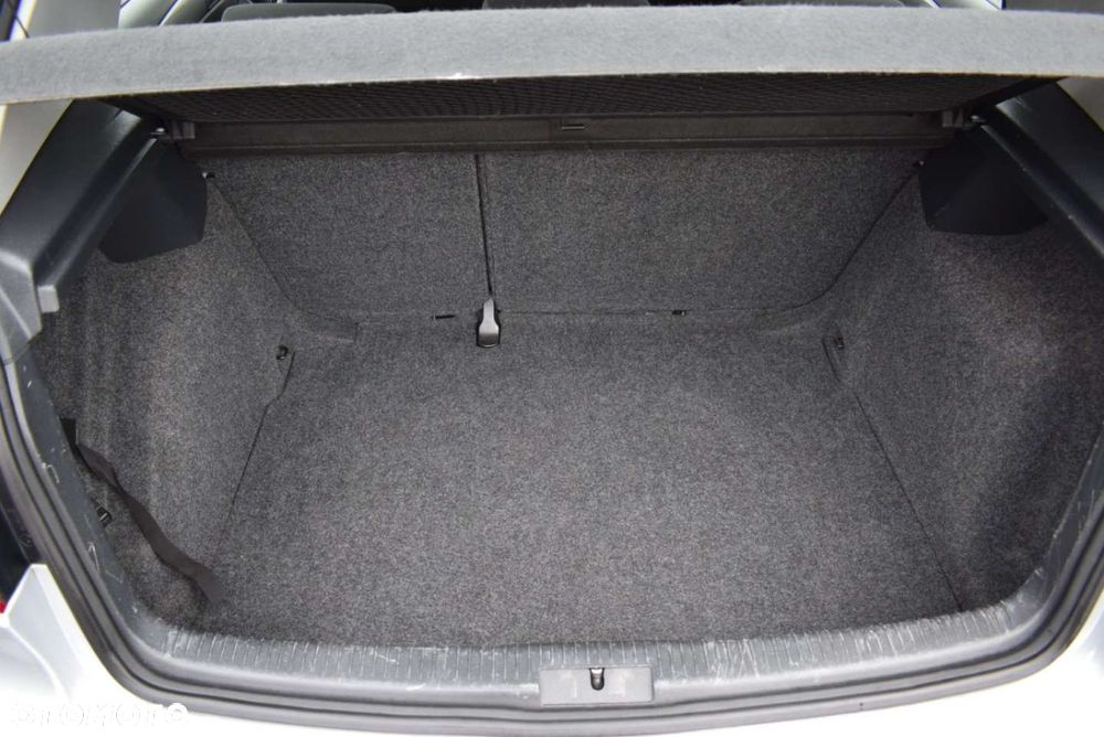 Volkswagen Golf - 12