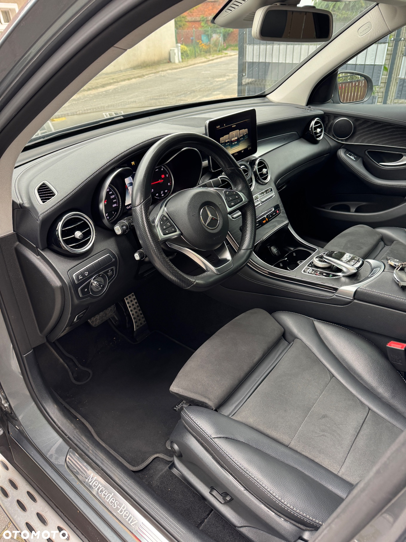 Mercedes-Benz GLC 250 d 4Matic 9G-TRONIC AMG Line - 10