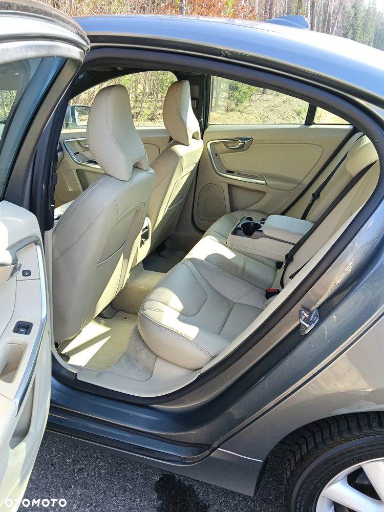 Volvo S60 D3 Geartronic Momentum - 12