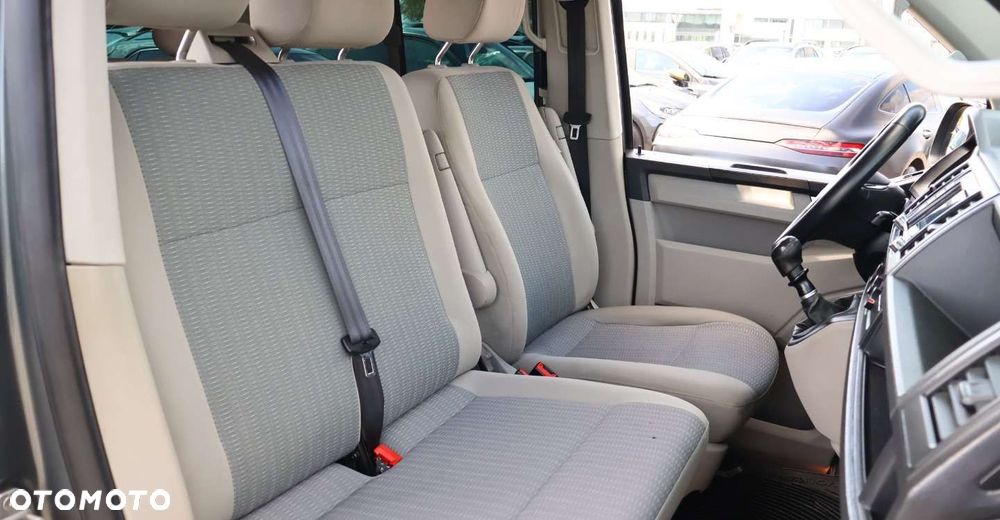 Volkswagen Caravelle - 23