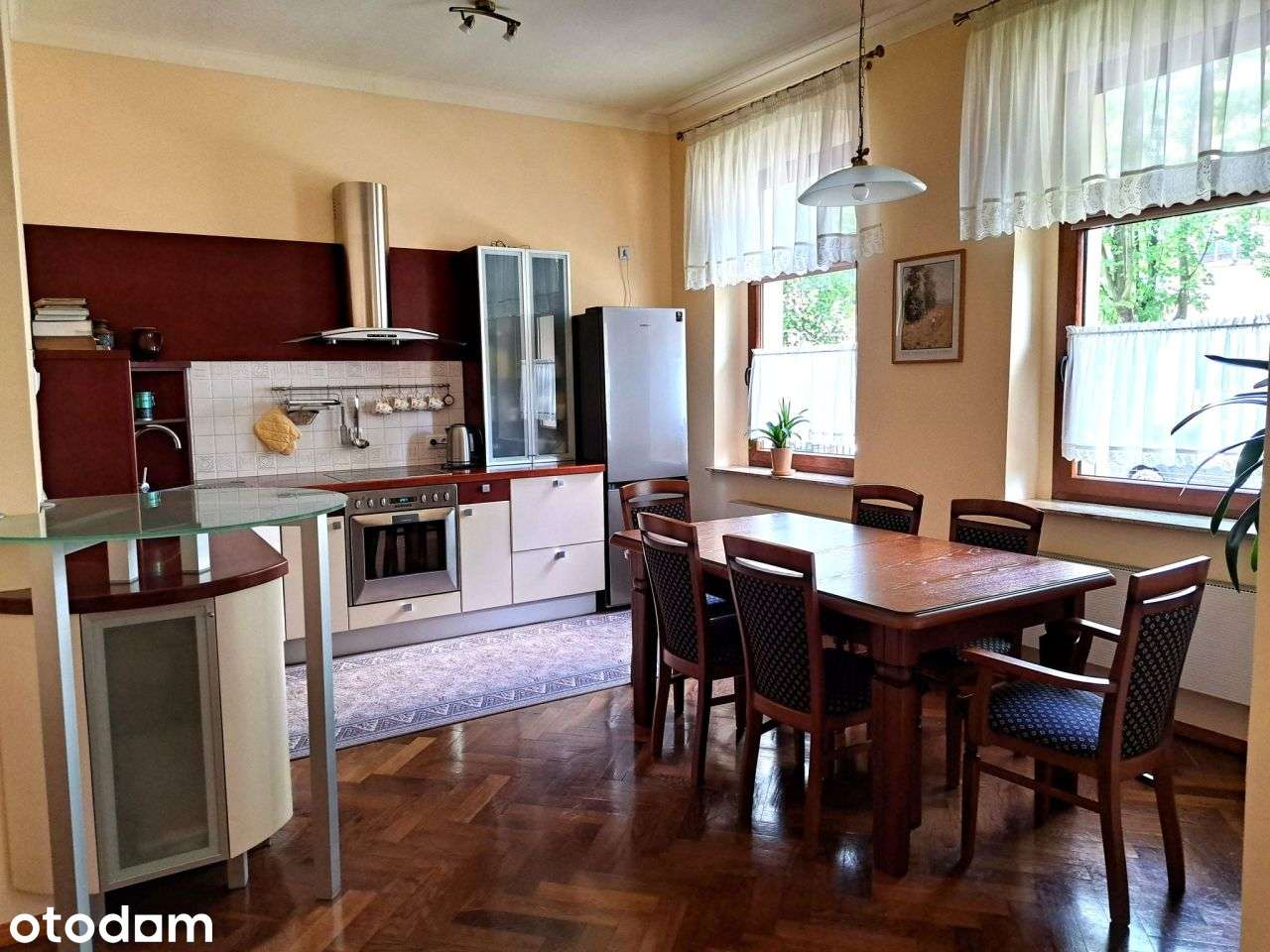Przestronne mieszkanie na wysokim parterze, weranda i ogród.