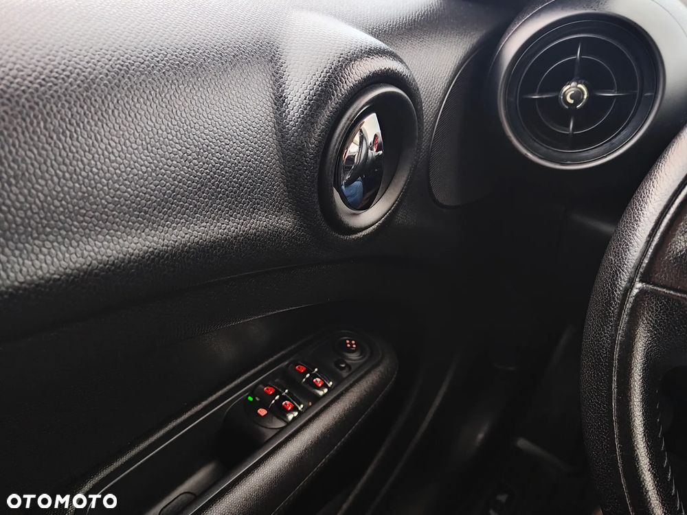 MINI Countryman Cooper D - 16