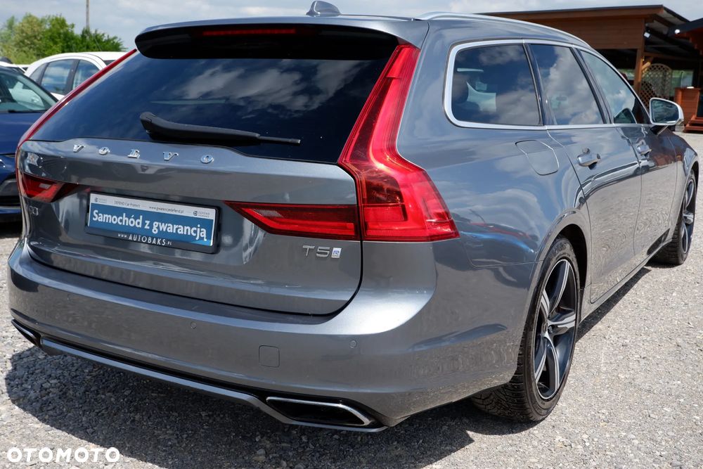 Volvo V90 T5 R-Design - 32