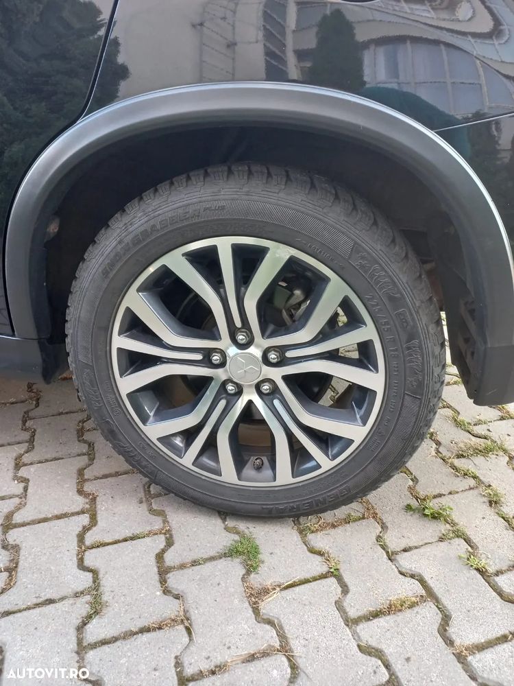 Mitsubishi ASX - 9
