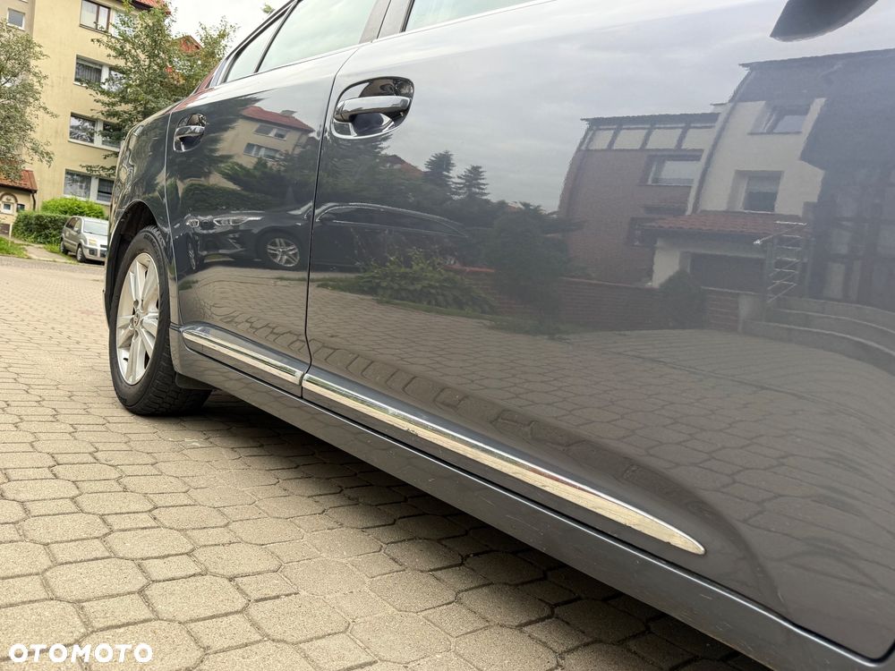 Toyota Avensis - 20