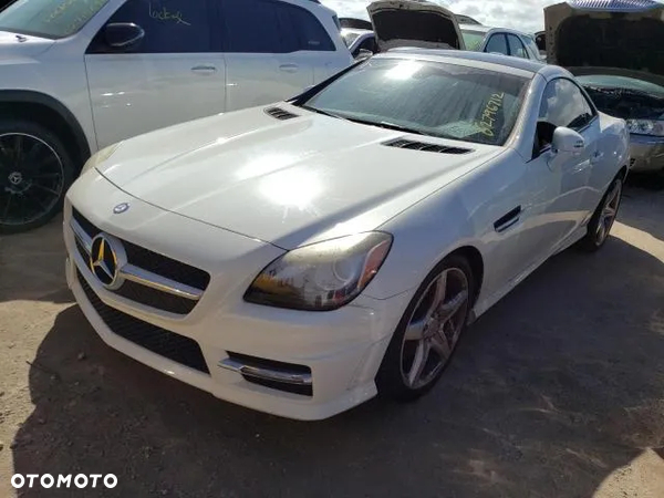 MERCEDES-BENZ R172 SLK 250 2013 1.8L Karoseria Części