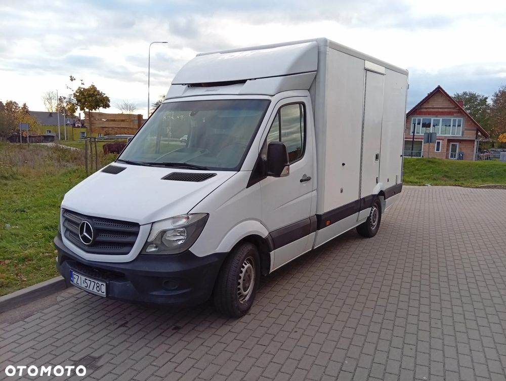 Mercedes-Benz Sprinter - 1