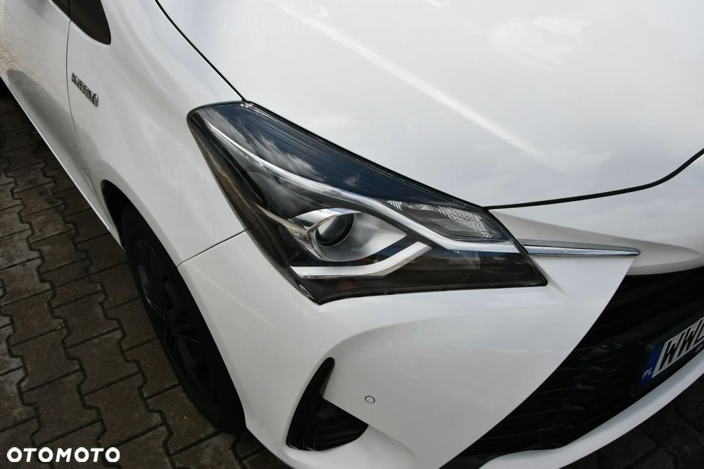 Toyota Yaris Hybrid 100 Active - 16
