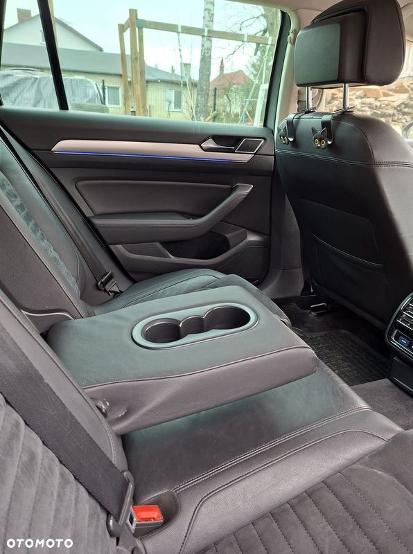 Volkswagen Passat - 35