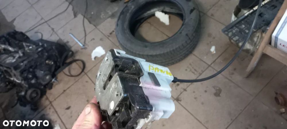 FIAT PANDA II ZAMEK DRZWI LEWY PRZÓD 6PIN 46803512 - 3