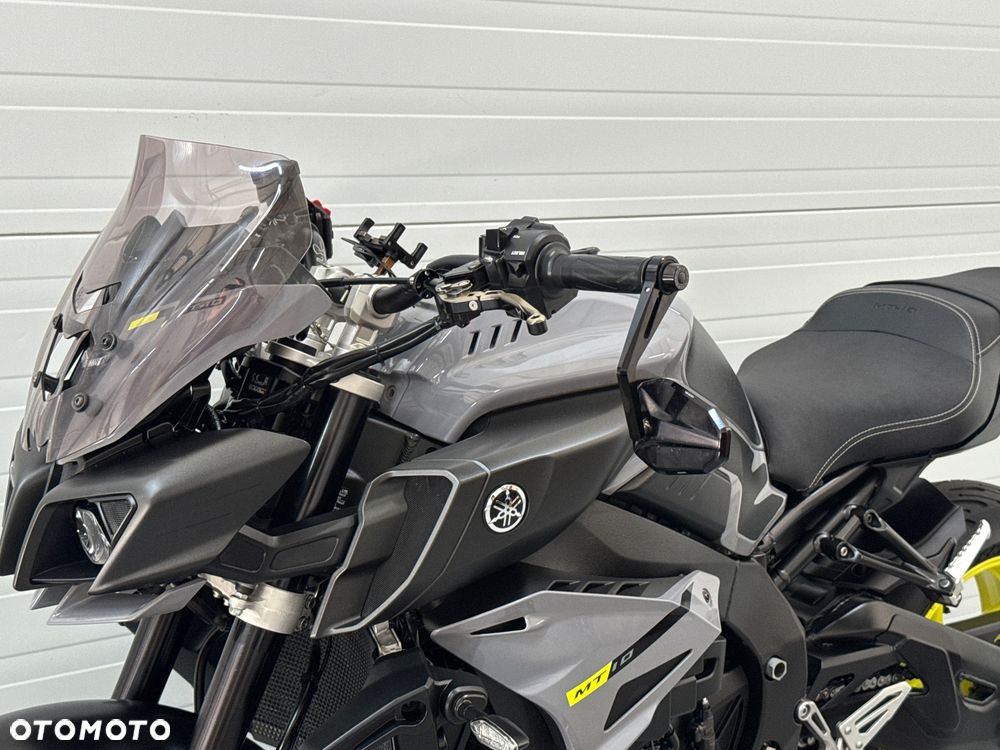 Yamaha MT - 28