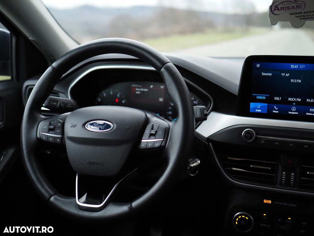 Ford Focus 1.0 EcoBoost Titanium Business - 11