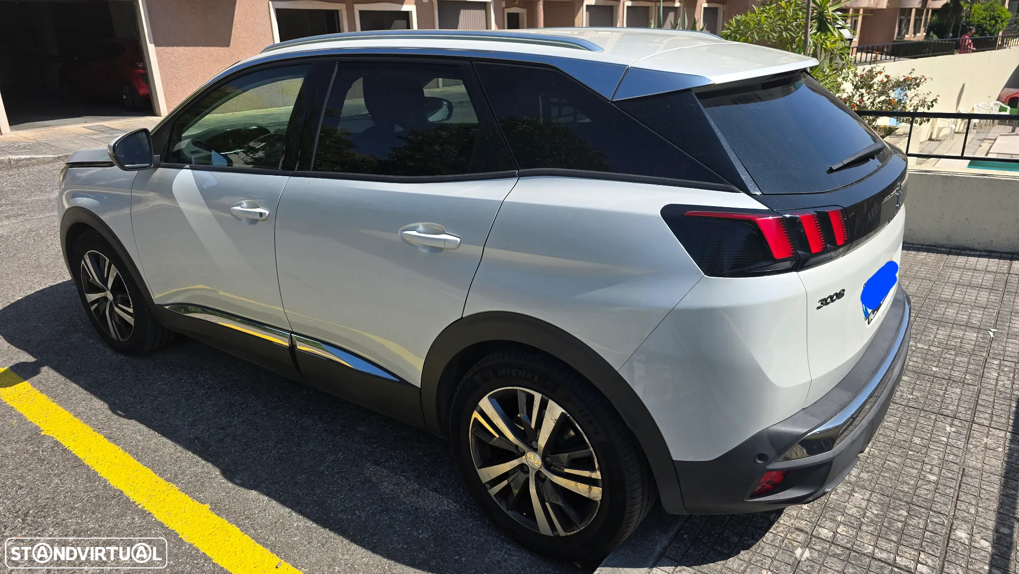 Peugeot 3008 1.5 BlueHDi Allure EAT8 - 8