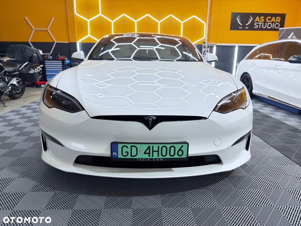 Tesla Model S - 5
