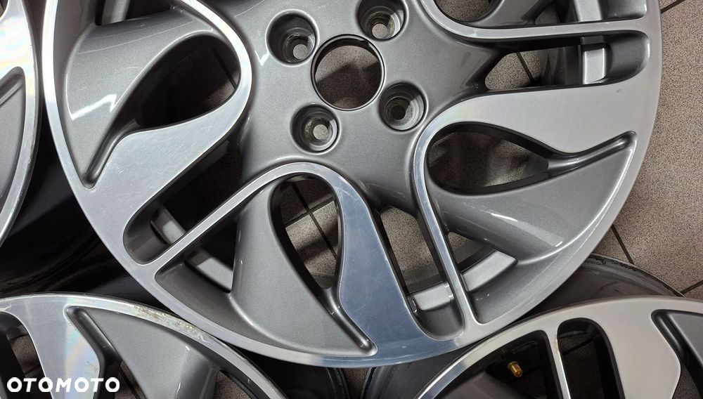 Felgi Aluminiowe 17 Renault Clio IV Captur Zoe 4x100 ET 44 Techrun - 9