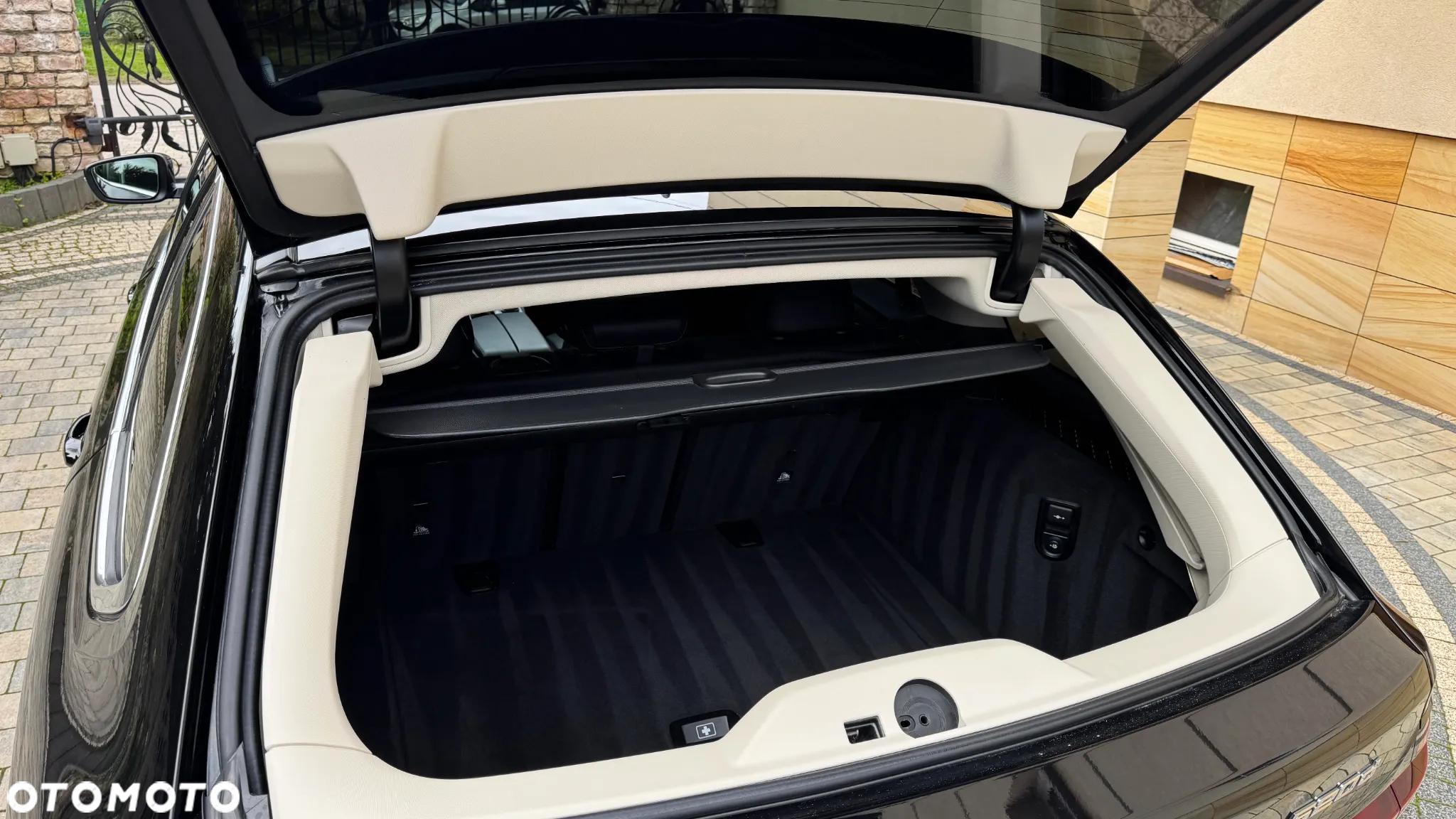BMW Seria 5 520d Sport Line - 36