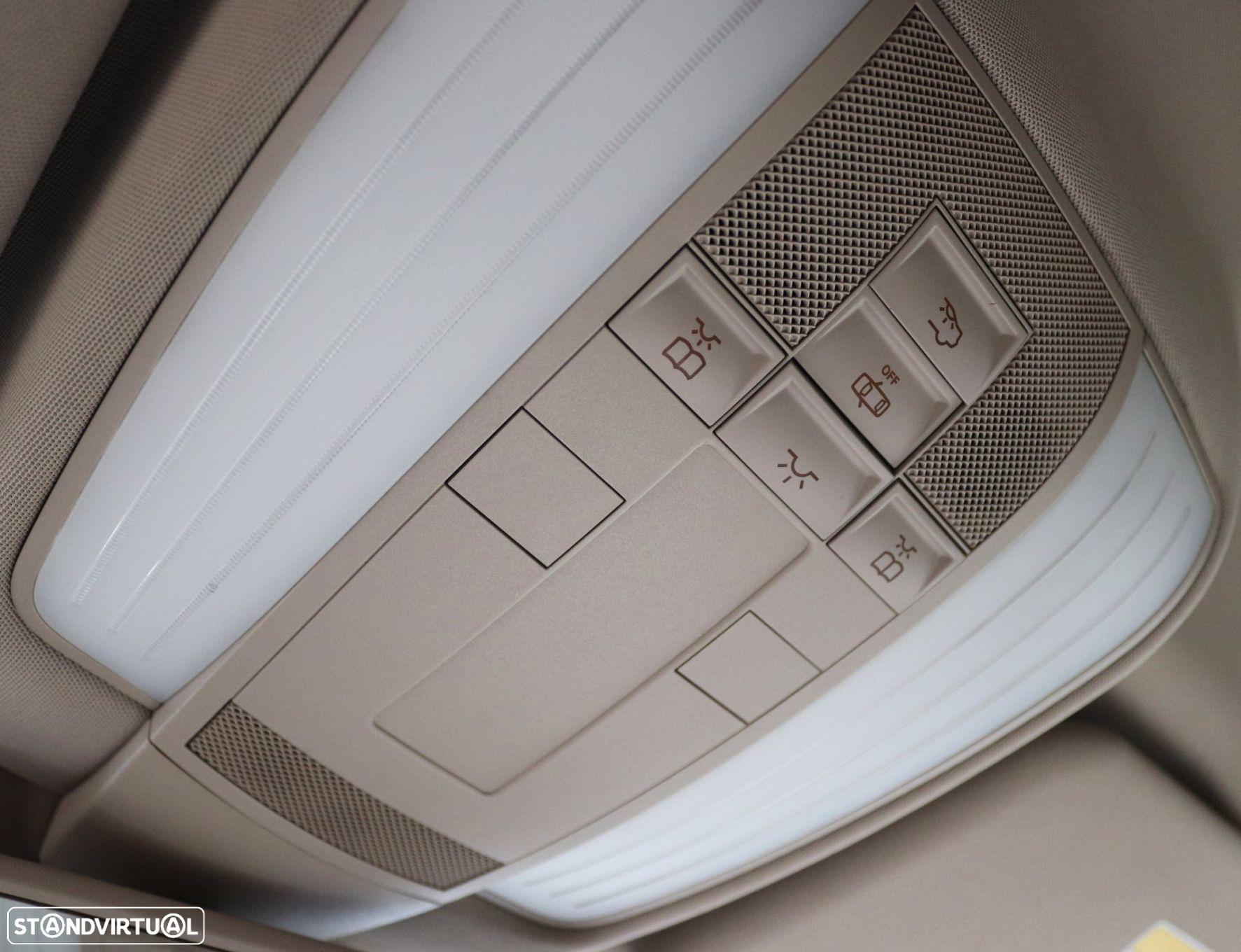 Mercedes-Benz E 300 Bluetec Hybrid Avantgarde - 29