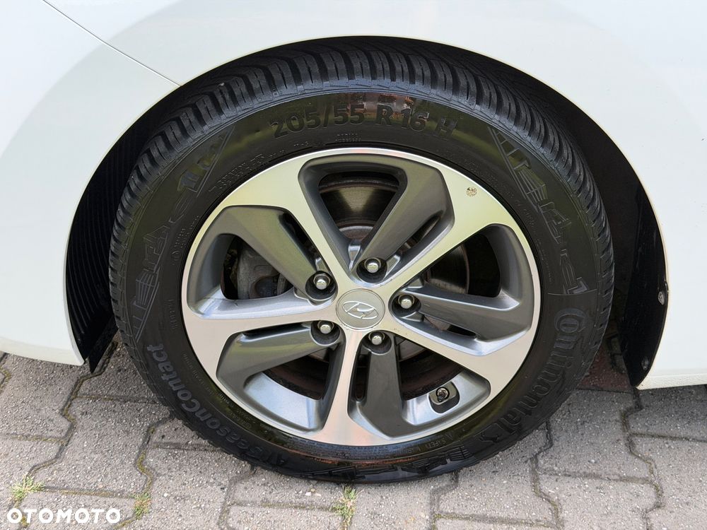 Hyundai i30 blue Kombi 1.4 YES Silver - 11