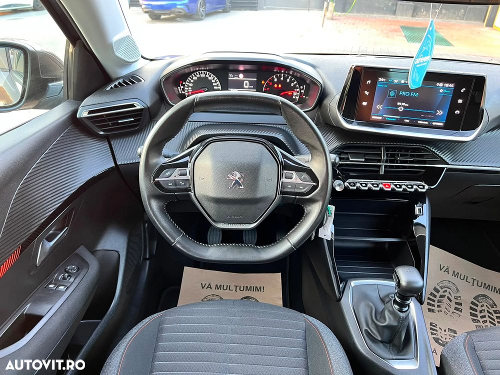 Peugeot 208 1.2 L PureTech Turbo STT Allure - 14