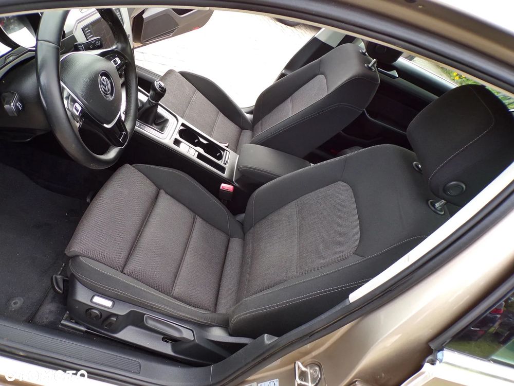 Volkswagen Passat 1.6 TDI (BlueMotion Technology) Comfortline - 23