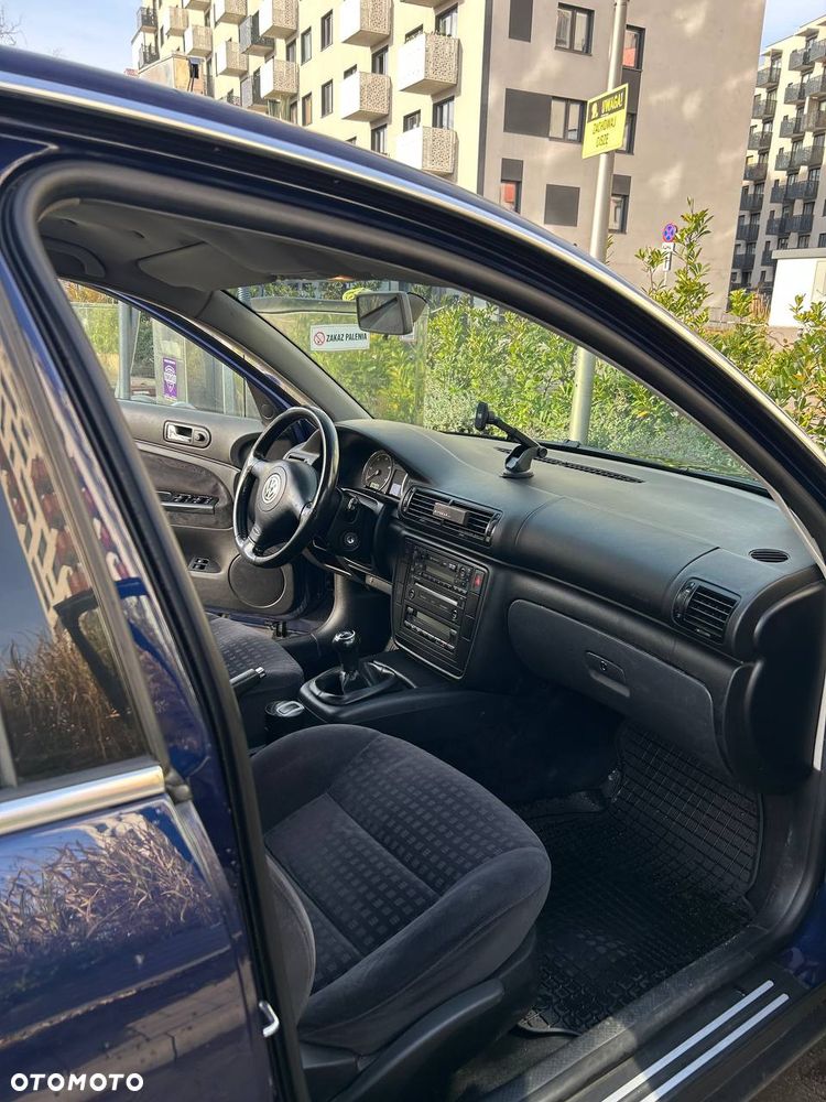 Volkswagen Passat 1.9 TDI Comfortline - 22