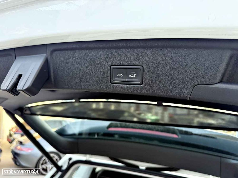 VW Touareg 3.0 TDI V6 Elegance Plus - 39