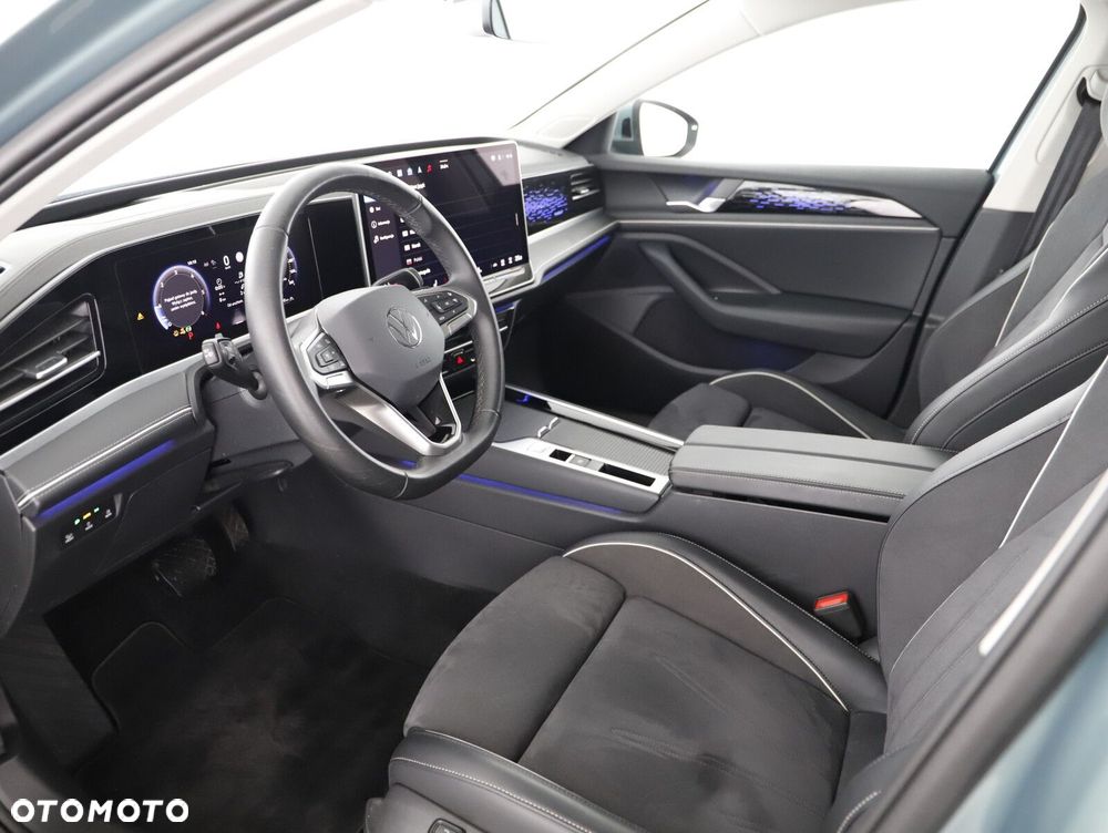 Volkswagen Passat - 12
