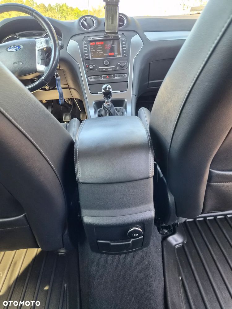Ford Mondeo - 23
