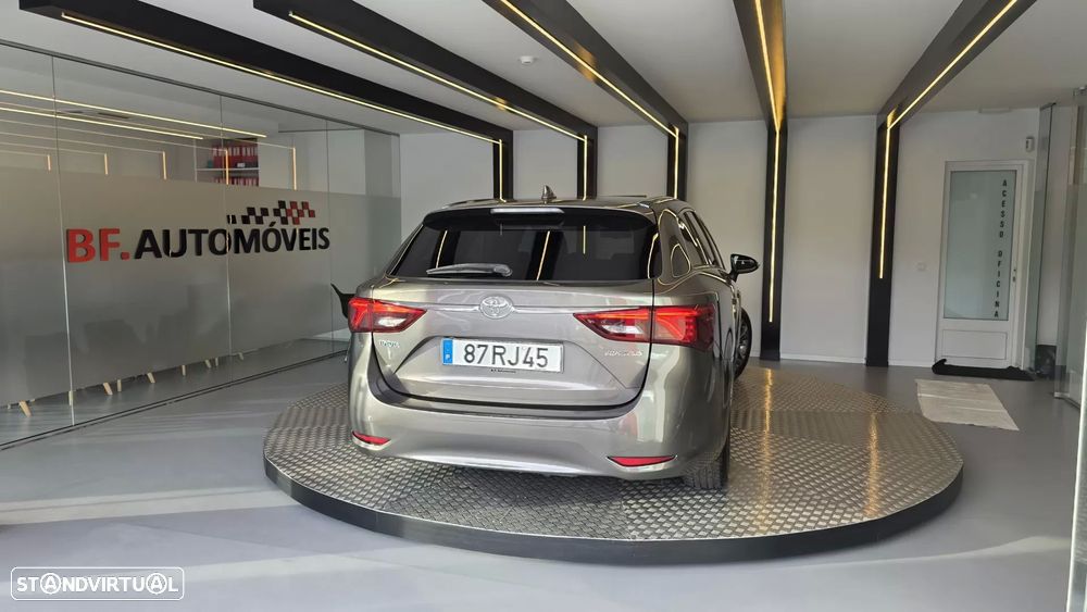 Toyota Avensis Touring Sports 2.0 D-4D Exclusive+GPS - 16