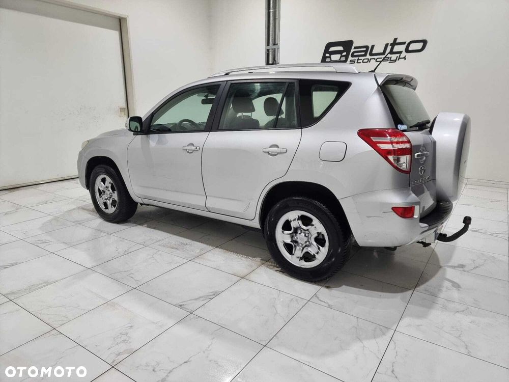 Toyota RAV4 - 4