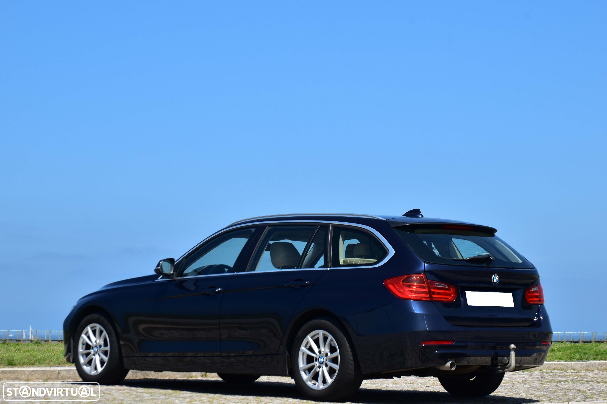 BMW 318 d Touring Auto Line Luxury - 6