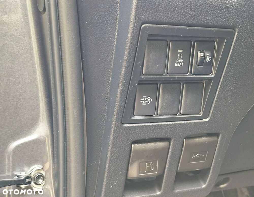 Toyota Hilux 4x4 Double Cab S&S Comfort - 25