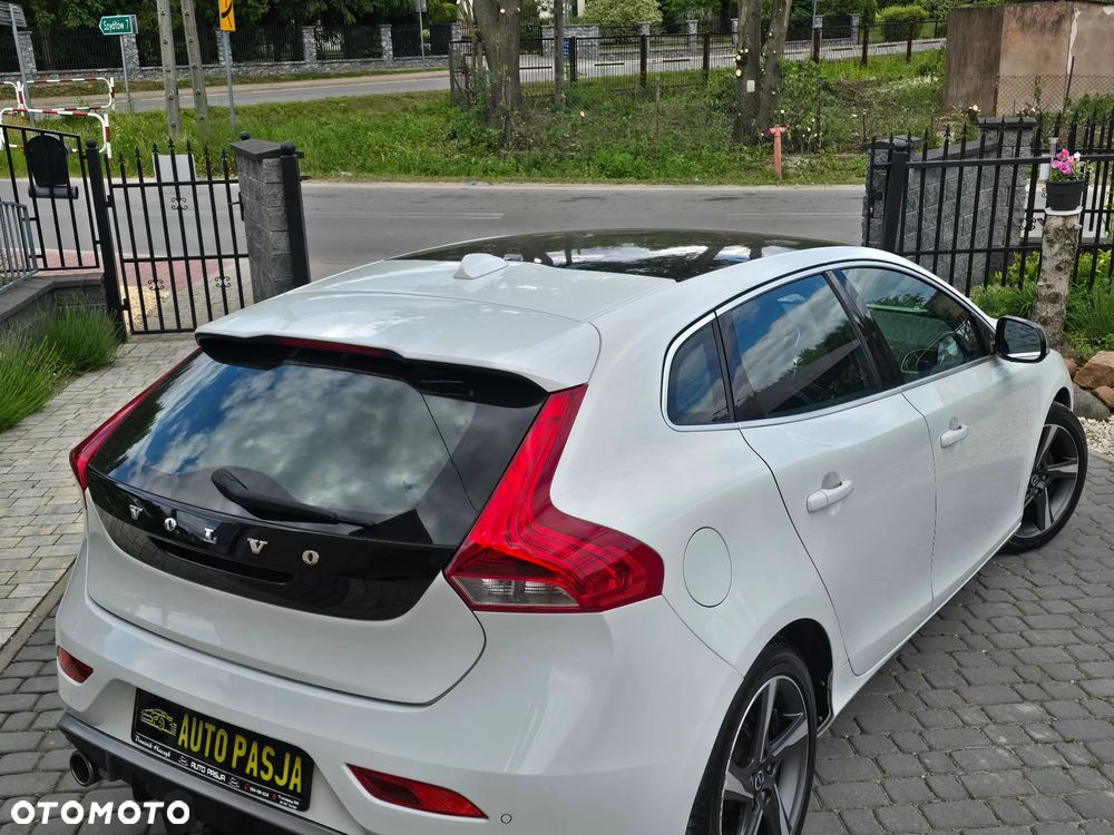 Volvo V40 D2 R Design - 14